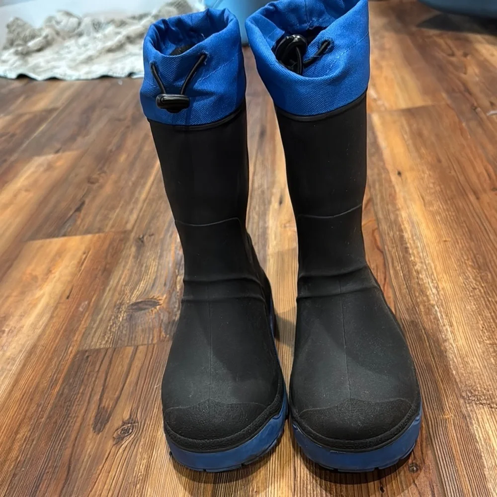 Black and Blue Waterproof Boots